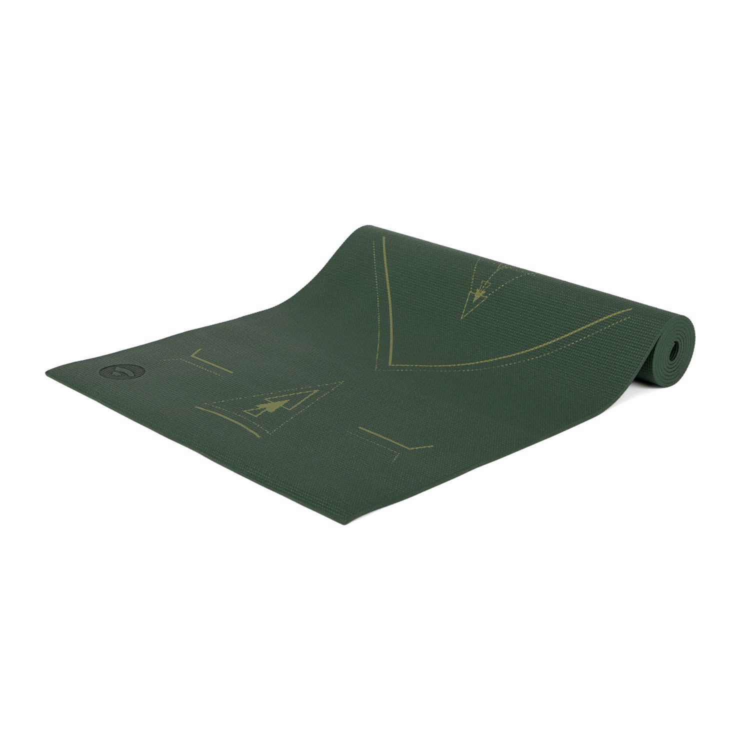 Grüne Yogamatte, teilweise gerollt. Goldfarbene geometrische Muster. Logo sichtbar. Schräge Ansicht.