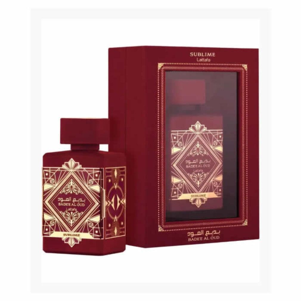 Rote Parfumflasche und Verpackung. Goldfarbene Verzierungen und Schrift. Produktname und Marke sichtbar.