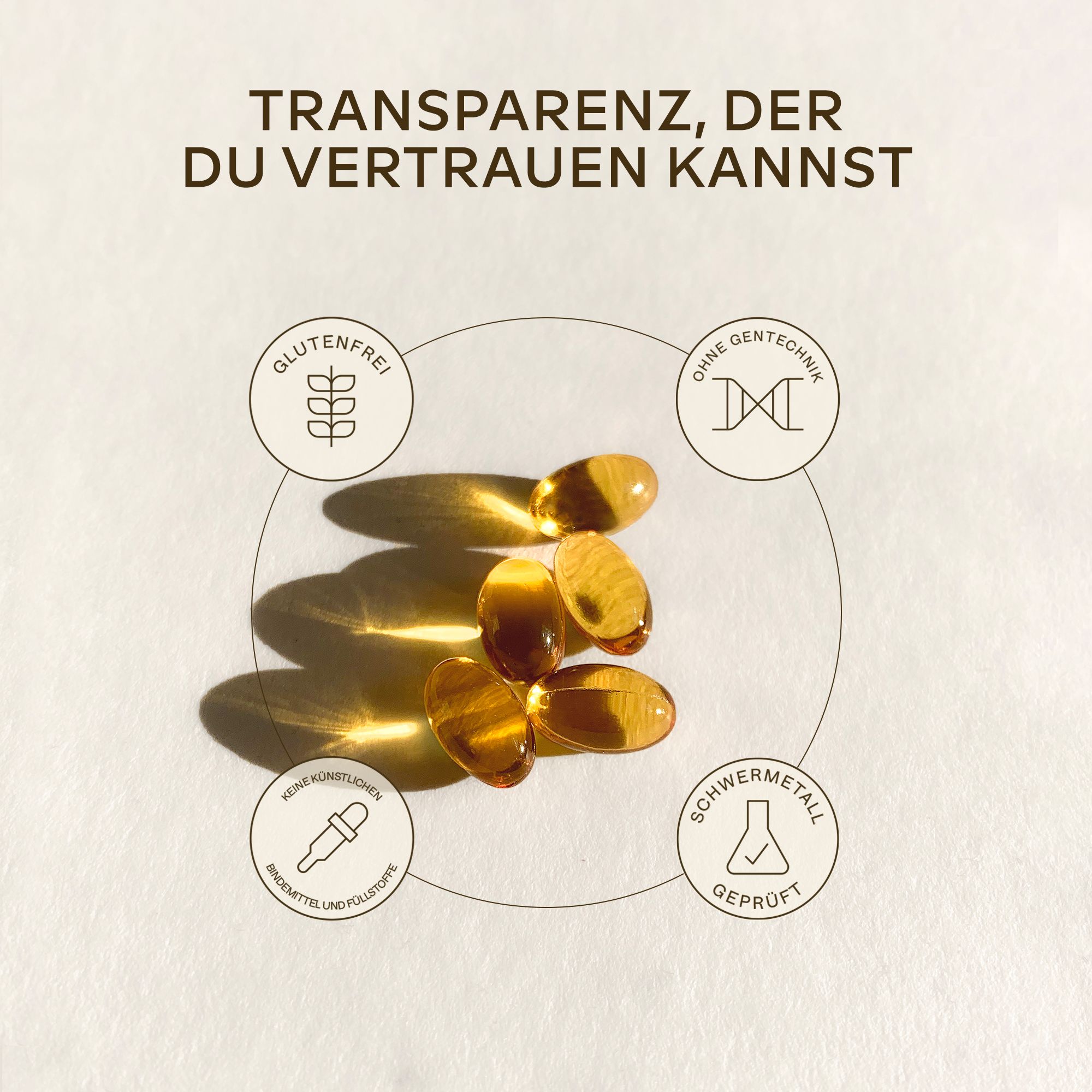 Vitamin D3-Kapseln und Symbole. Enthält Informationen zu Glutenfreiheit, Gentechnik, Schwermetallen.
