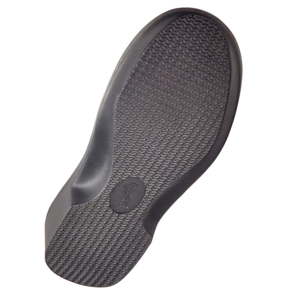 Schwarze Sohle des Halbschuhs. Profilierte Oberfläche. Herstellerlogo.