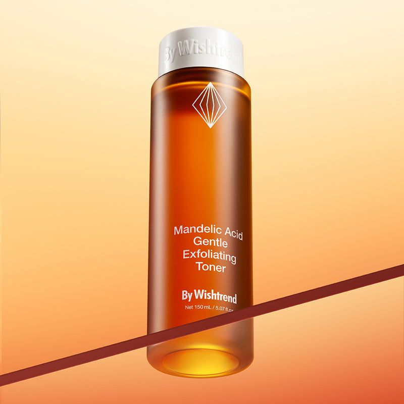 Braune Glasflasche mit weißem Deckel, By Wishtrend Mandelic Acid Gentle Exfoliating Toner.