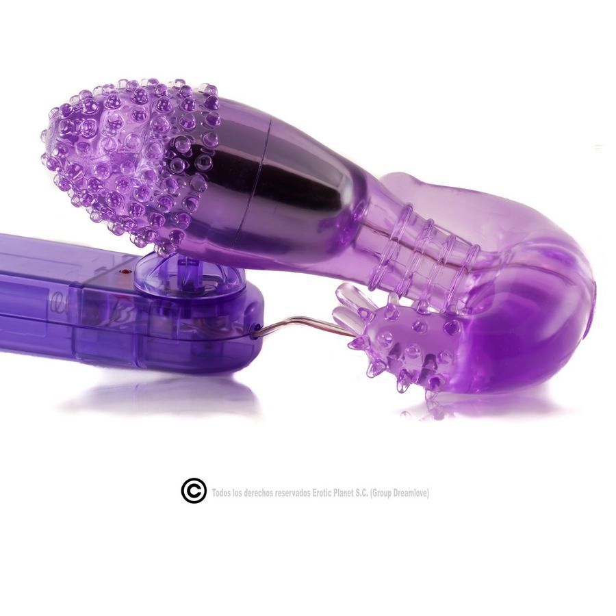 Lila Vibrator mit geriffelter Spitze und gebogener Form. Verbunden mit einer Steuerungseinheit.