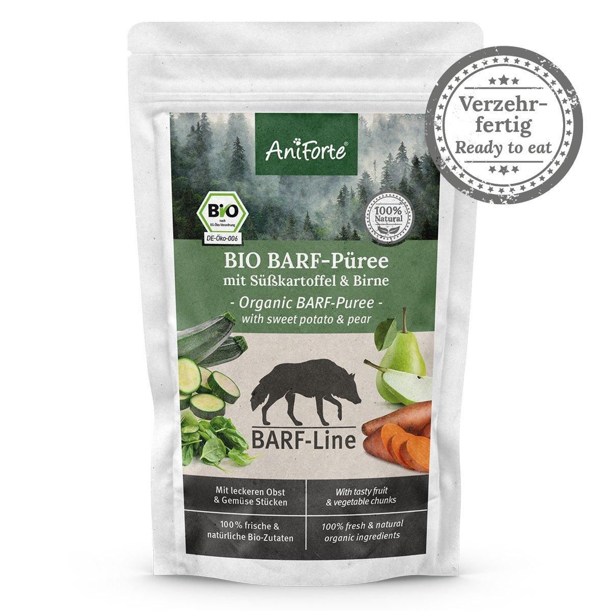 Weiße Tüte mit Aufdruck. AniForte BIO BARF-Püree mit Süßkartoffel & Birne. Bio-Siegel, Abbildung von Gemüse und Obst. Text: Verzehrfertig.