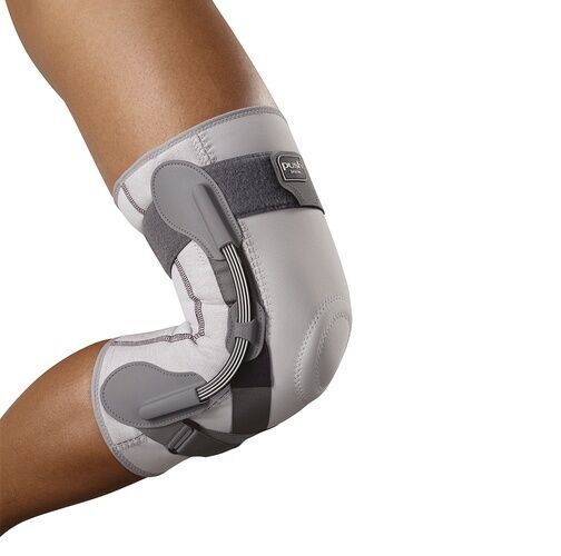 Kniebandage, grau-weiß. Mit seitlichen Schienen und Klettverschlüssen. Das Produkt ist am Bein angebracht.