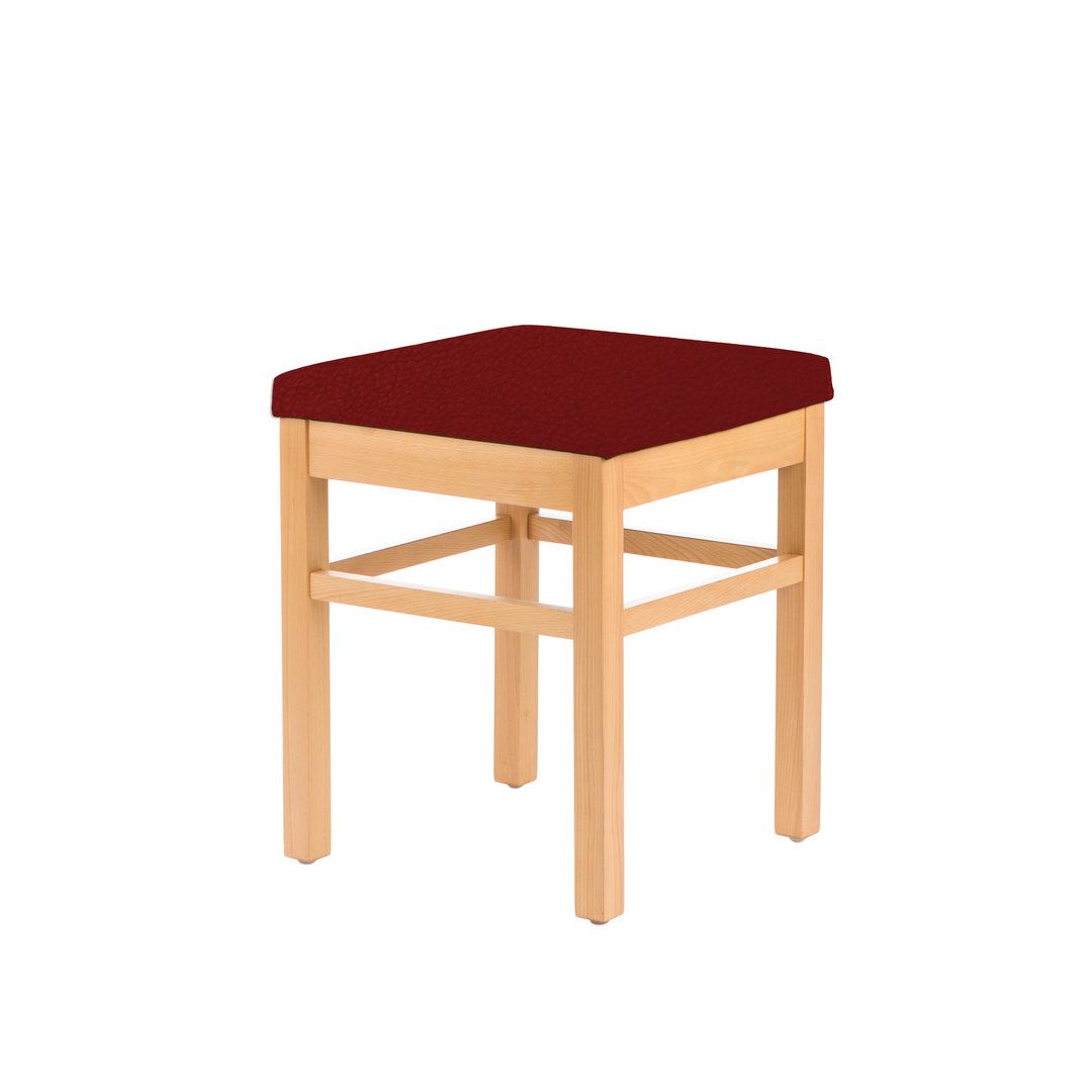 Kleiner Hocker mit Holzrahmen und rotem Sitzpolster. Quadratische Sitzfläche.