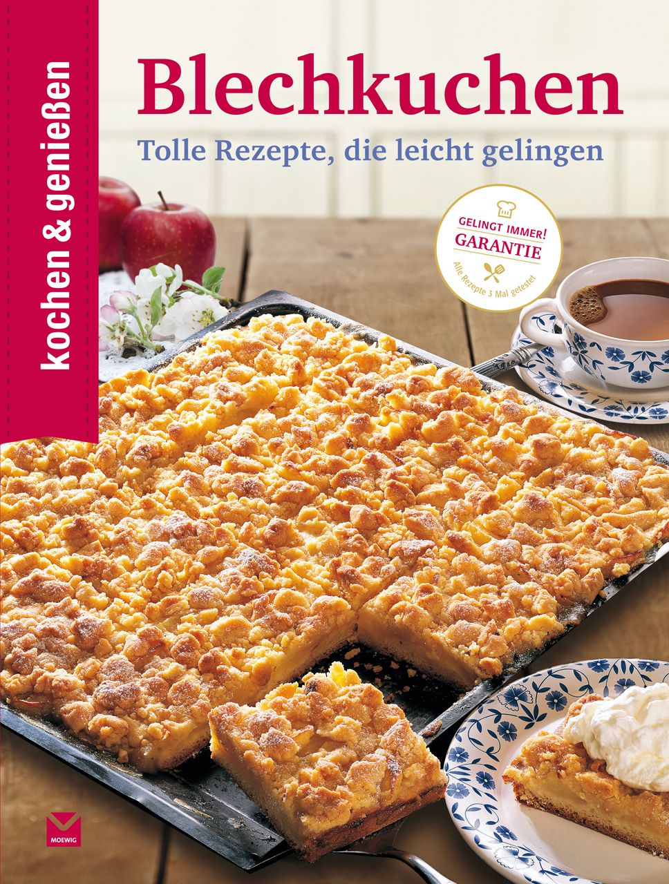 Buch "Blechkuchen" mit Rezepten. Auf einem Backblech Kuchenstücke, daneben Tasse Tee und Teller mit Kuchen.