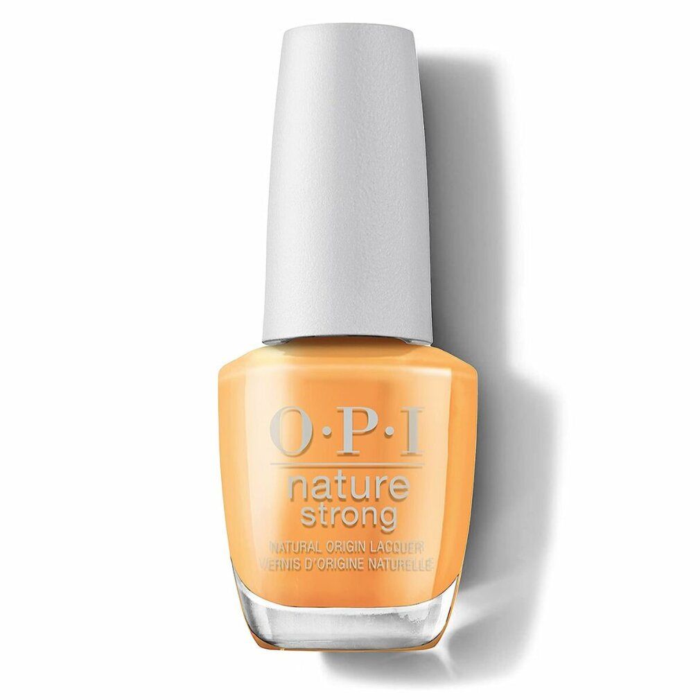 Nagellackflasche mit weißem Deckel. Aufschrift: nature strong. Farbton: Gelb-Orange.