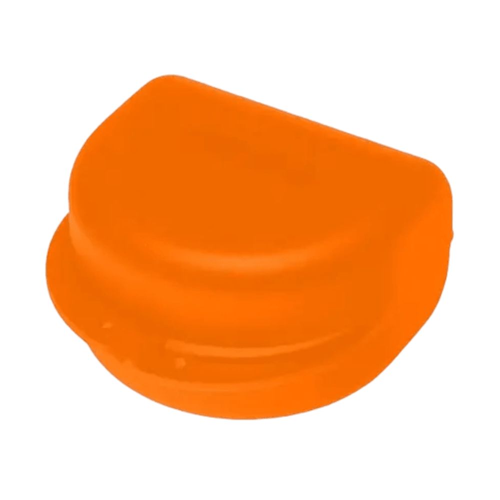 Orangefarbene Zahnspangenbox. Halbkreisförmig mit zwei Stufen. Kunststoffmaterial.
