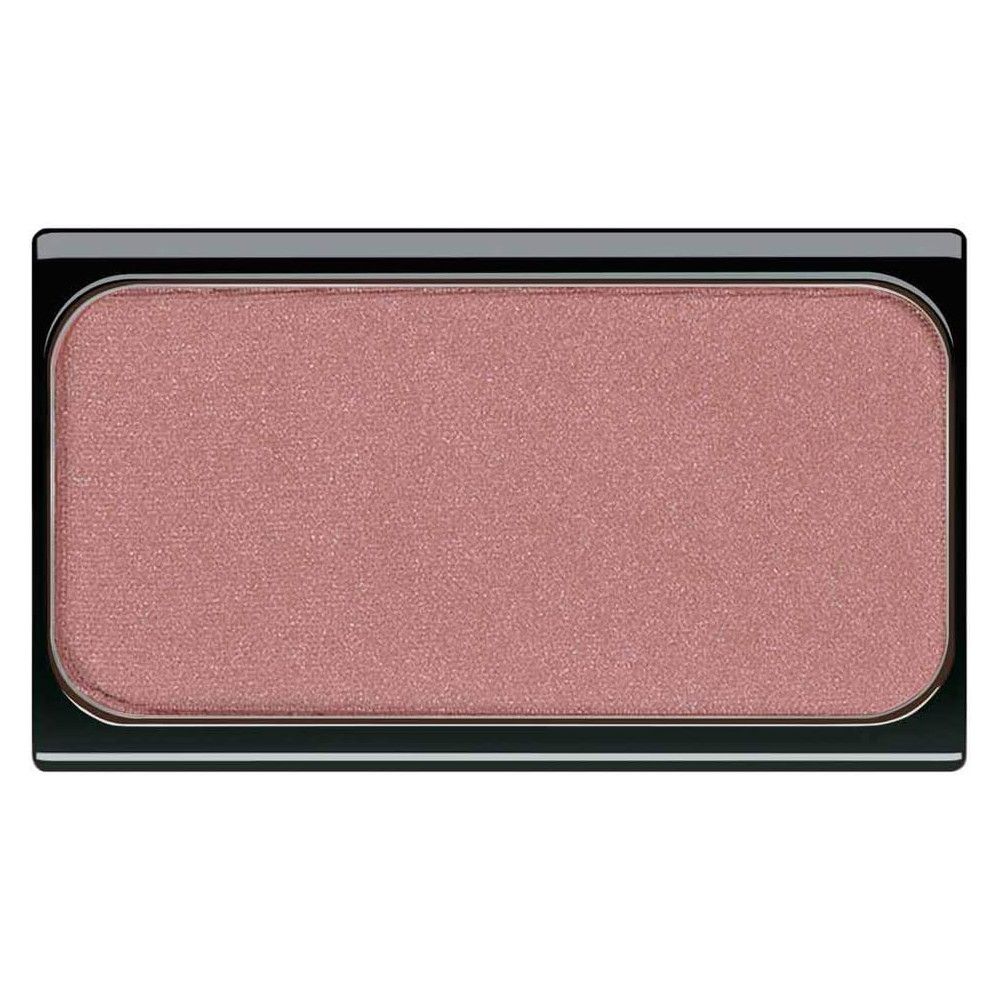 Blusher in einem schwarzen Behälter. Die Farbe ist ein gedämpftes Rosa.
