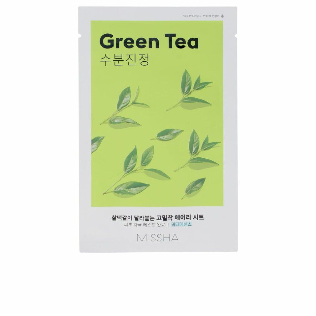 Verpackung mit grünem Hintergrund und Blättern. Text: Green Tea, MISSHA. Koreanischer Text.