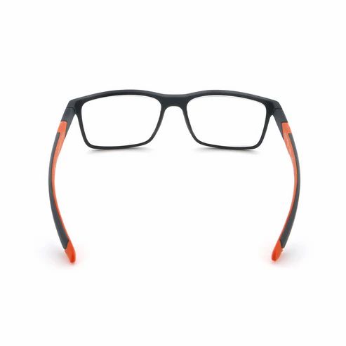 Brille mit schwarzem Rahmen und orangefarbenen Bügeln. Rechteckige Gläser. Frontansicht.