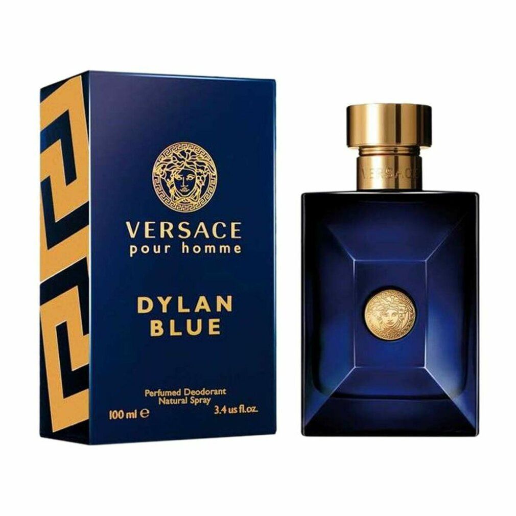 Blauer Flakon neben einer Schachtel. Auf der Schachtel: Versace, Dylan Blue, Medusa-Logo. Flakon mit goldfarbenem Verschluss.