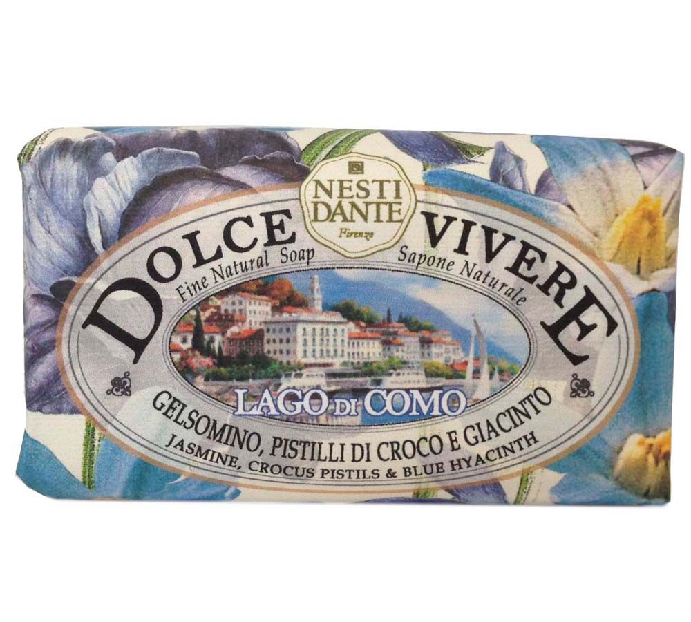 Seife mit floralem Design. Ovales Etikett mit Text: Dolce Vivere, Lago di Como, Nesti Dante. Verpackung mit Blumenmuster.