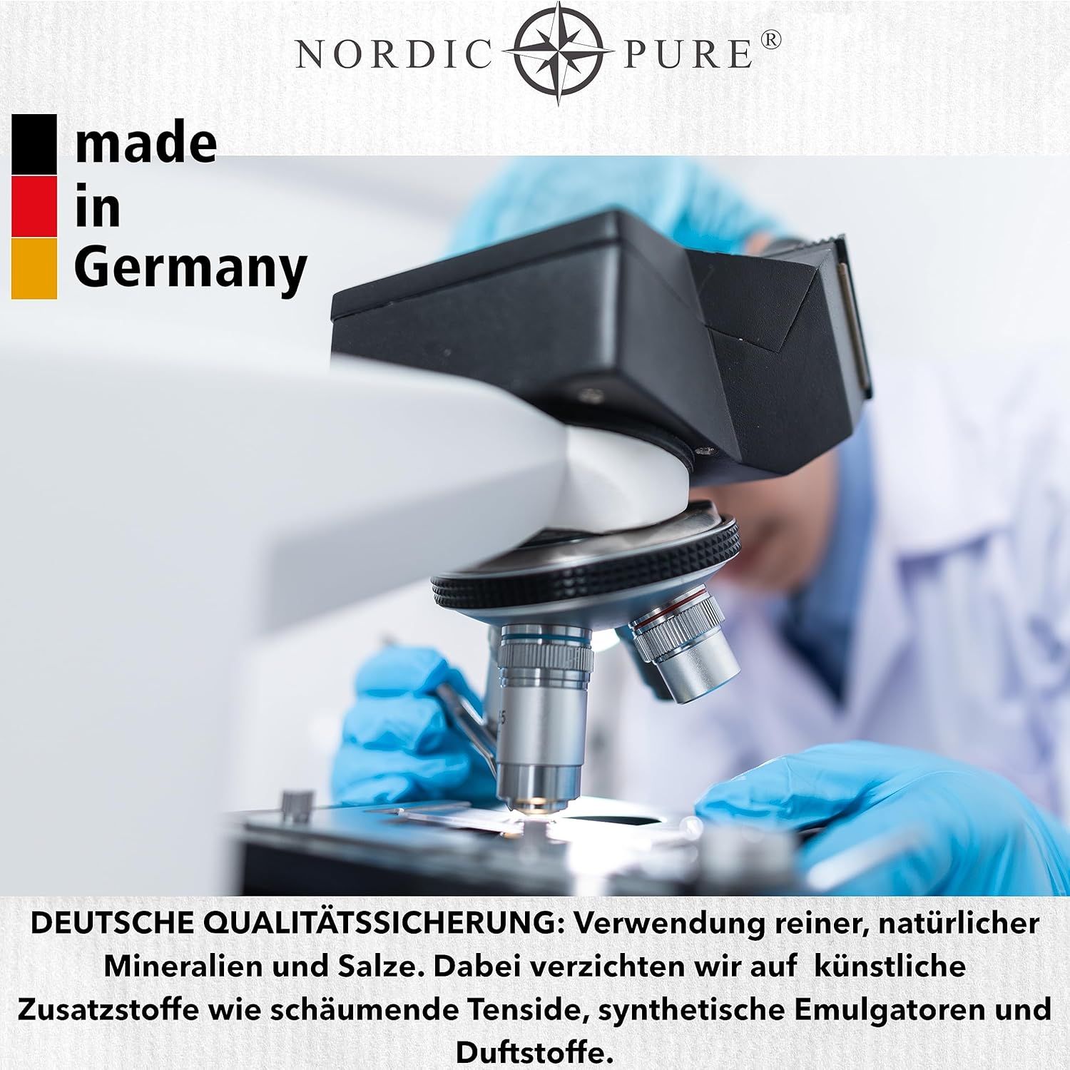 Mikroskop und Laborausstattung. Text: "DEUTSCHE QUALITÄTSSICHERUNG". Keine künstlichen Zusätze.
