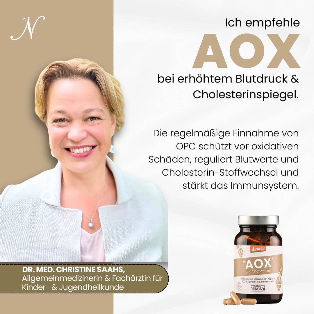 Frau mit AOX OPC Präparat. Text: Empfehlung bei erhöhtem Blutdruck & Cholesterinspiegel. Flasche mit Kapseln.
