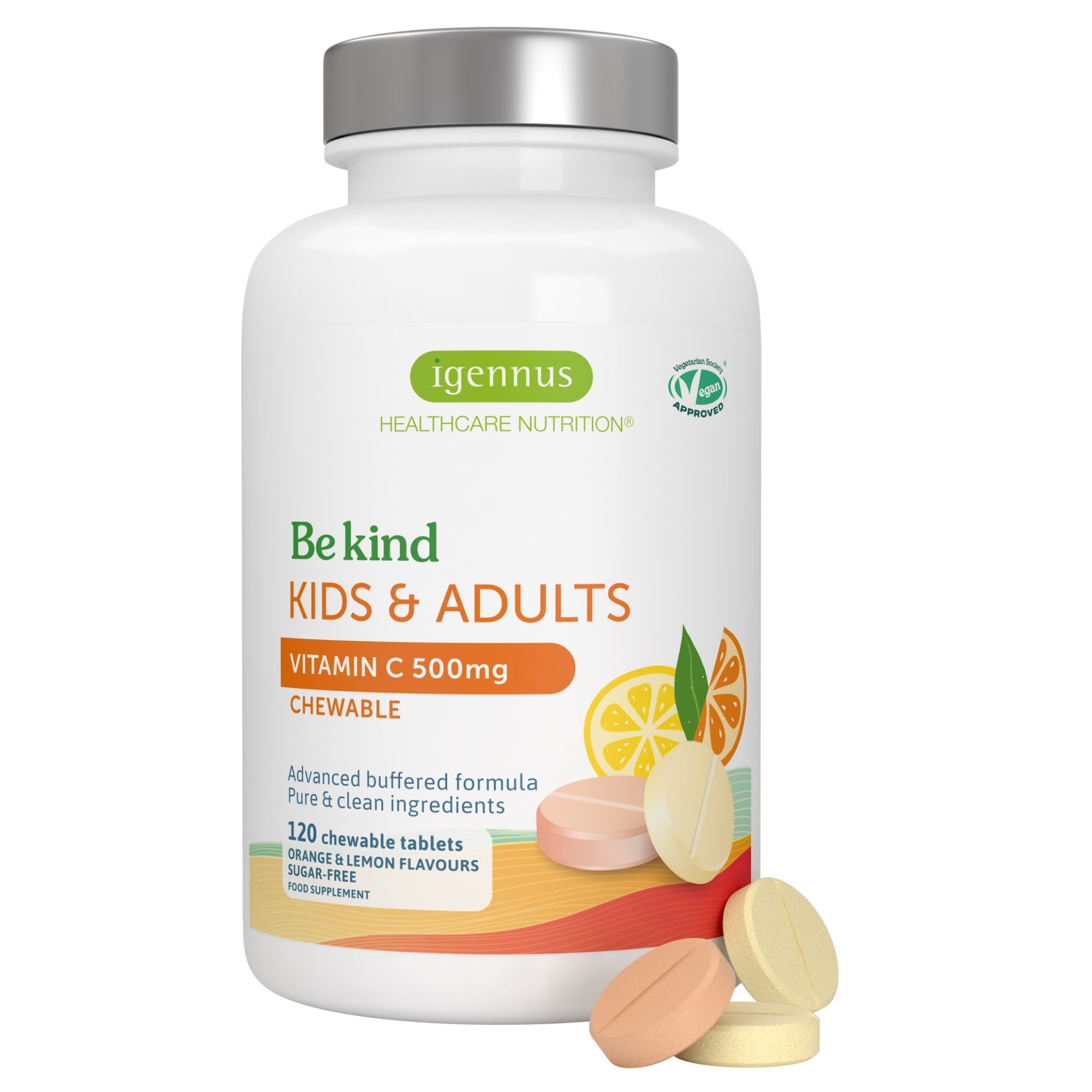 Weiße Flasche mit Vitamin C Kautabletten. Aufschrift: Igennus, Be kind KIDS & ADULTS. 120 Kautabletten, Orange & Lemon Flavours. Drei Kautabletten daneben.