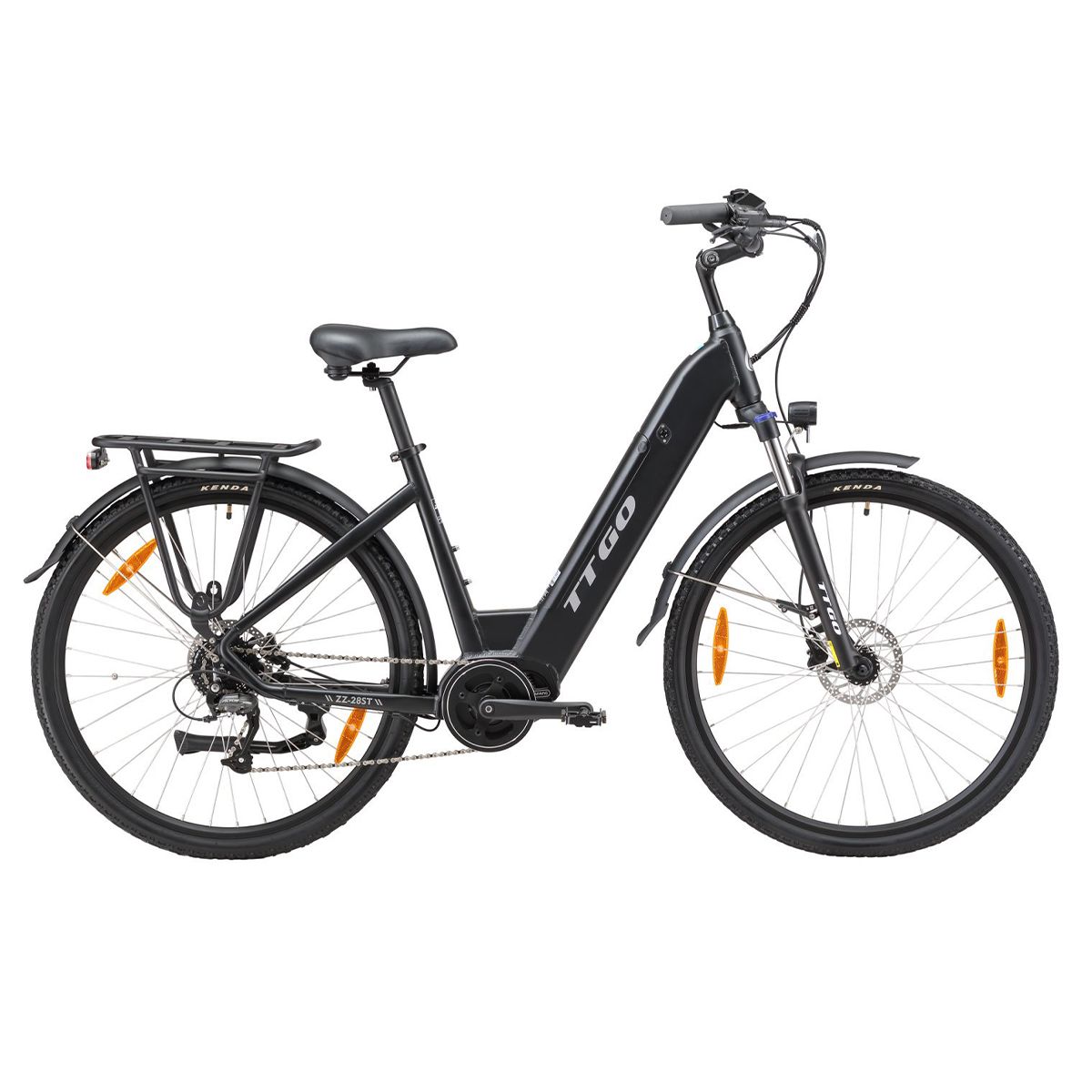 Schwarzes Elektrofahrrad mit Gepäckträger, Schutzblechen und TTGO-Logo. Kenda-Reifen und orangefarbene Reflektoren.
