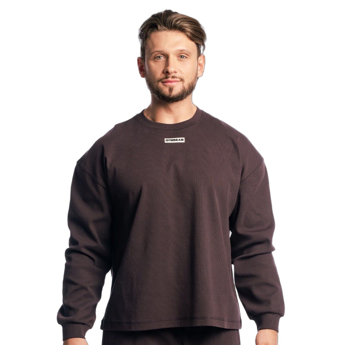 Herren Oversized Sweatshirt in Tee Brown mit kleinem weißem Logo auf der Brust.