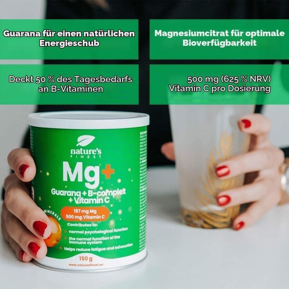 Dose mit Magnesium, Guarana, B-Komplex, Vitamin C. Frau hält Glas mit Getränk. Text über Guarana und Vitamin C.