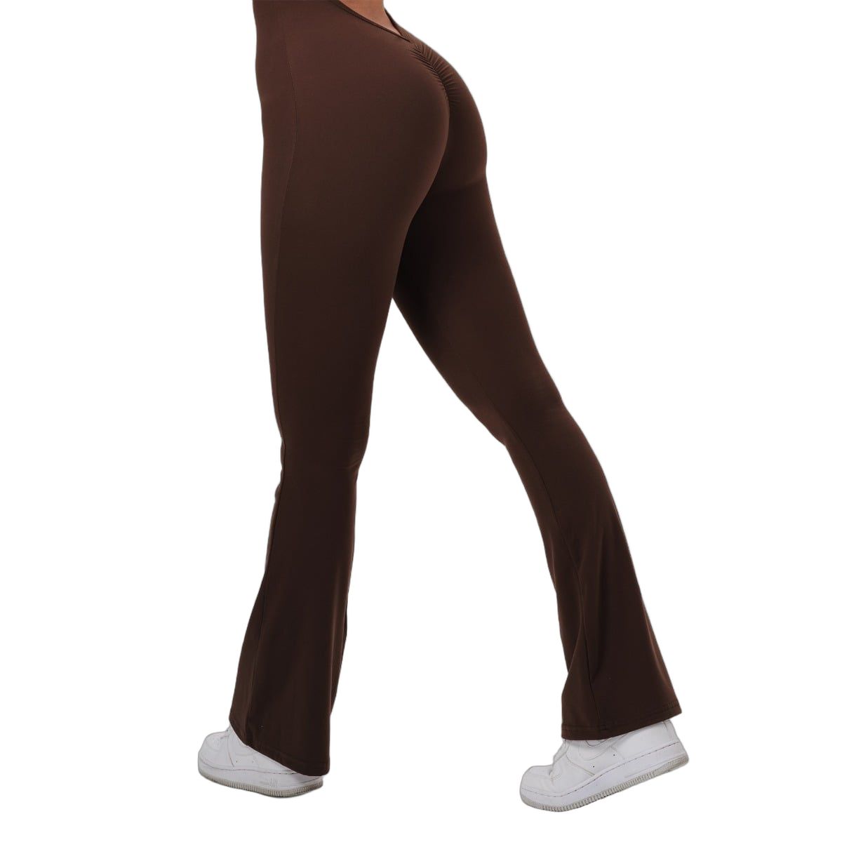 Dunkelbraune Damen-Jumpsuit-Hose mit ausgestelltem Bein und gerafftem Gesäßdetail.