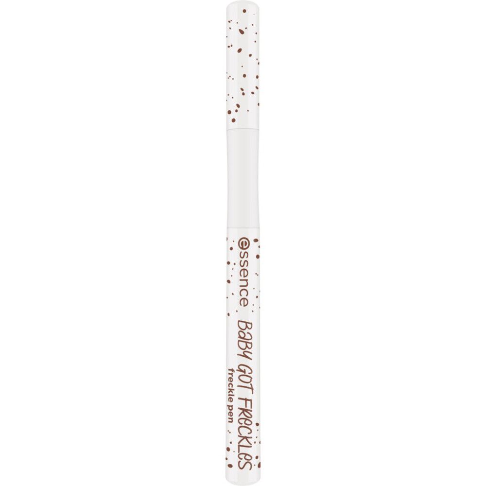 Weißer Stift mit braunen Punkten. Aufschrift: Essence, Baby Got Freckles, freckle pen.