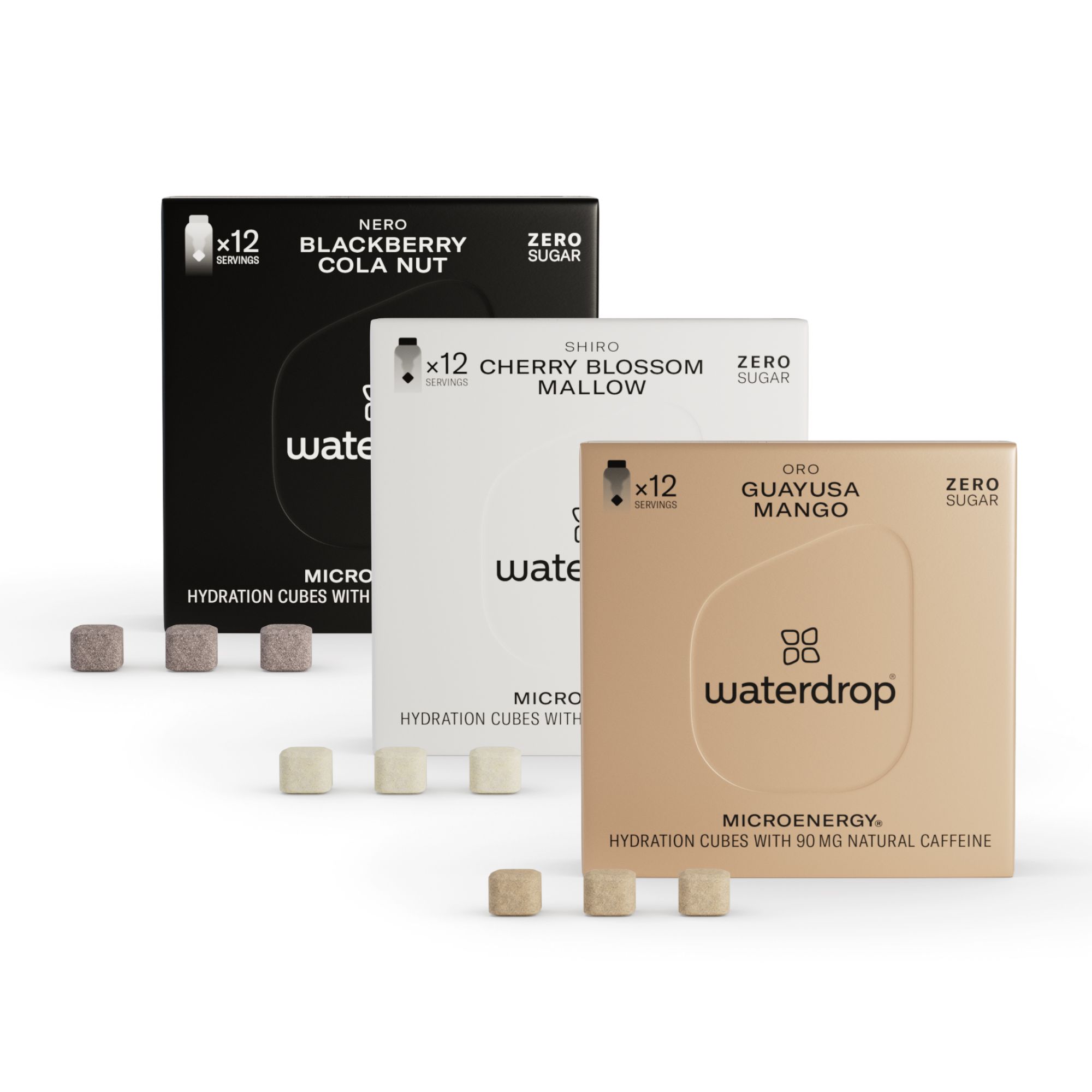 Drei Kartons waterdrop® Microenergy. Schwarz, weiß und beige. Daneben Würfel. Aufdruck: Zero Sugar, Microenergy, 12 Stück.