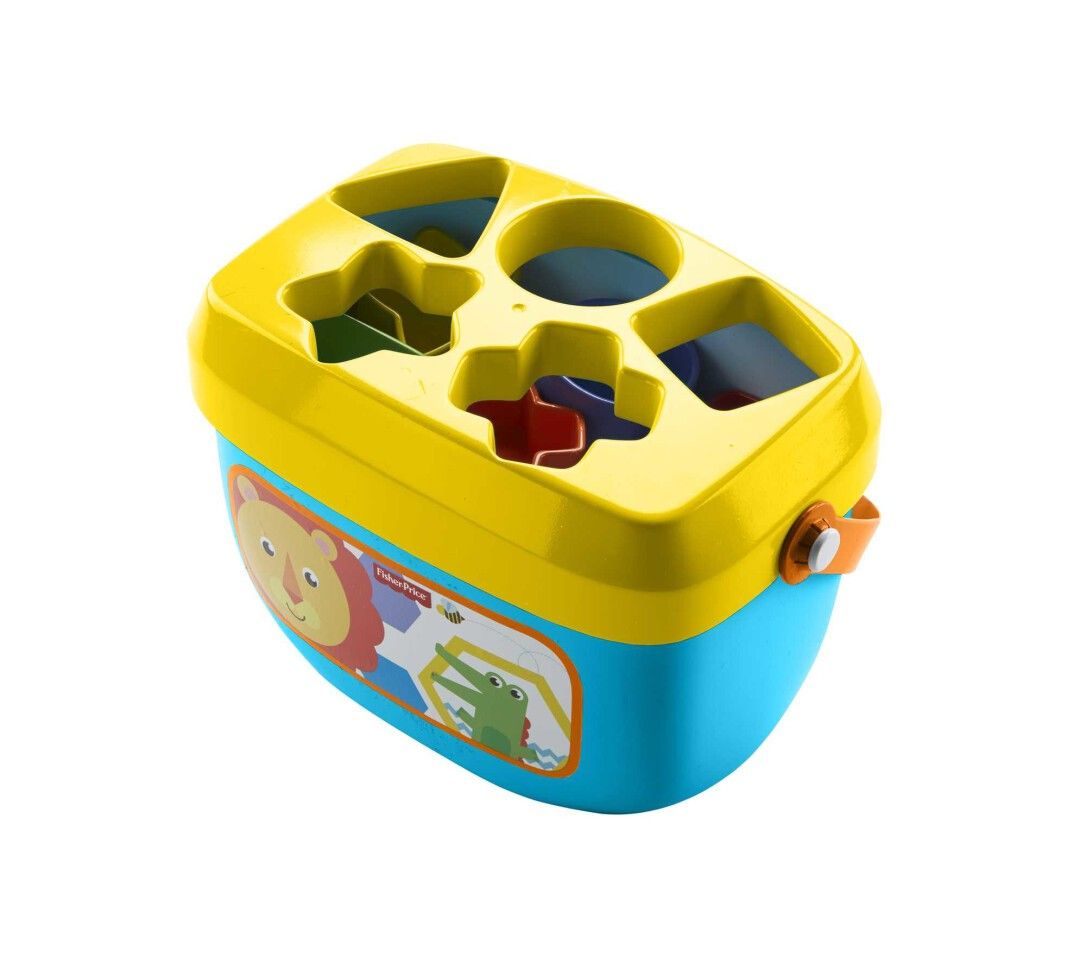 Blauer Eimer mit gelbem Deckel und Griff. Enthält verschiedenfarbige Bausteine in verschiedenen Formen. Mit Fisher-Price Logo.