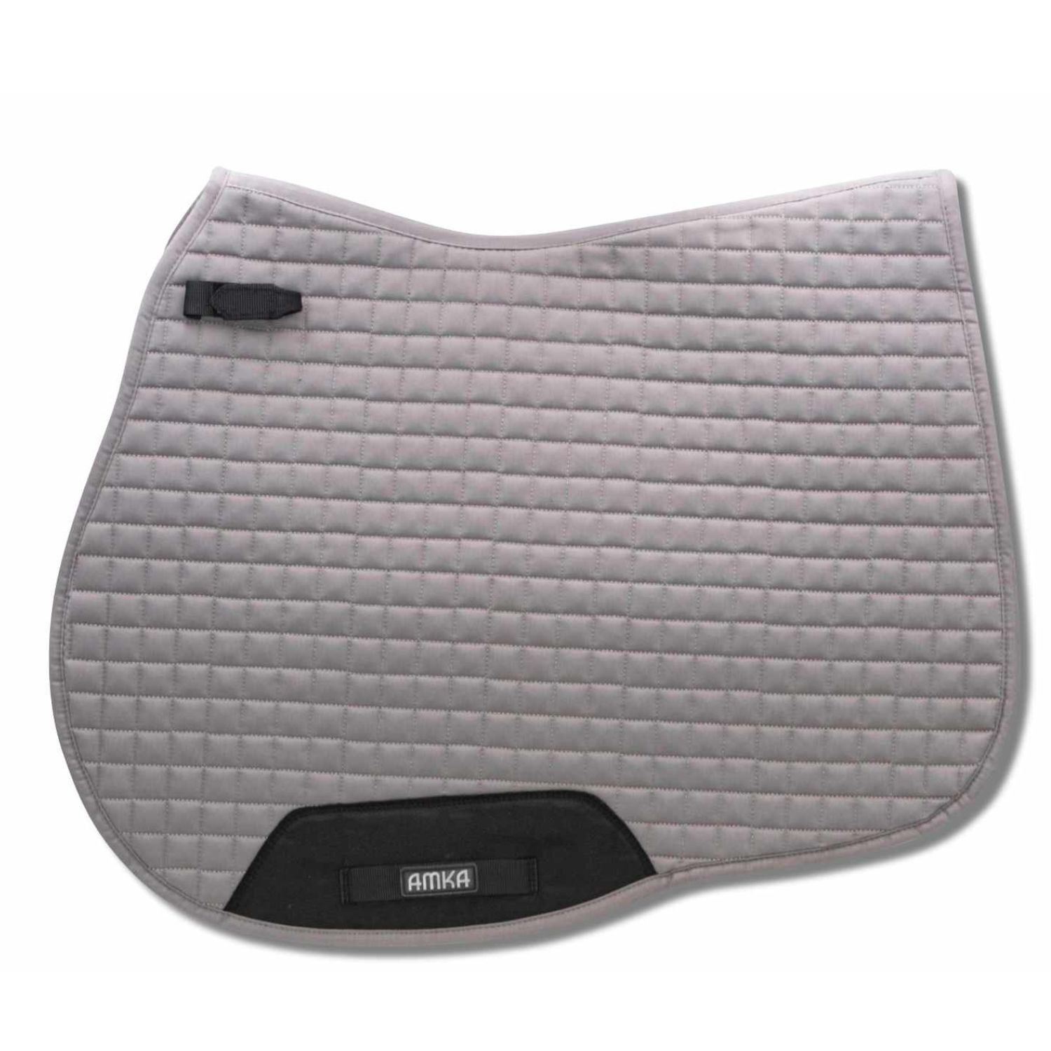 Graue Schabracke mit quadratischem Steppmuster und AMKA-Logo. Schwarze Details.