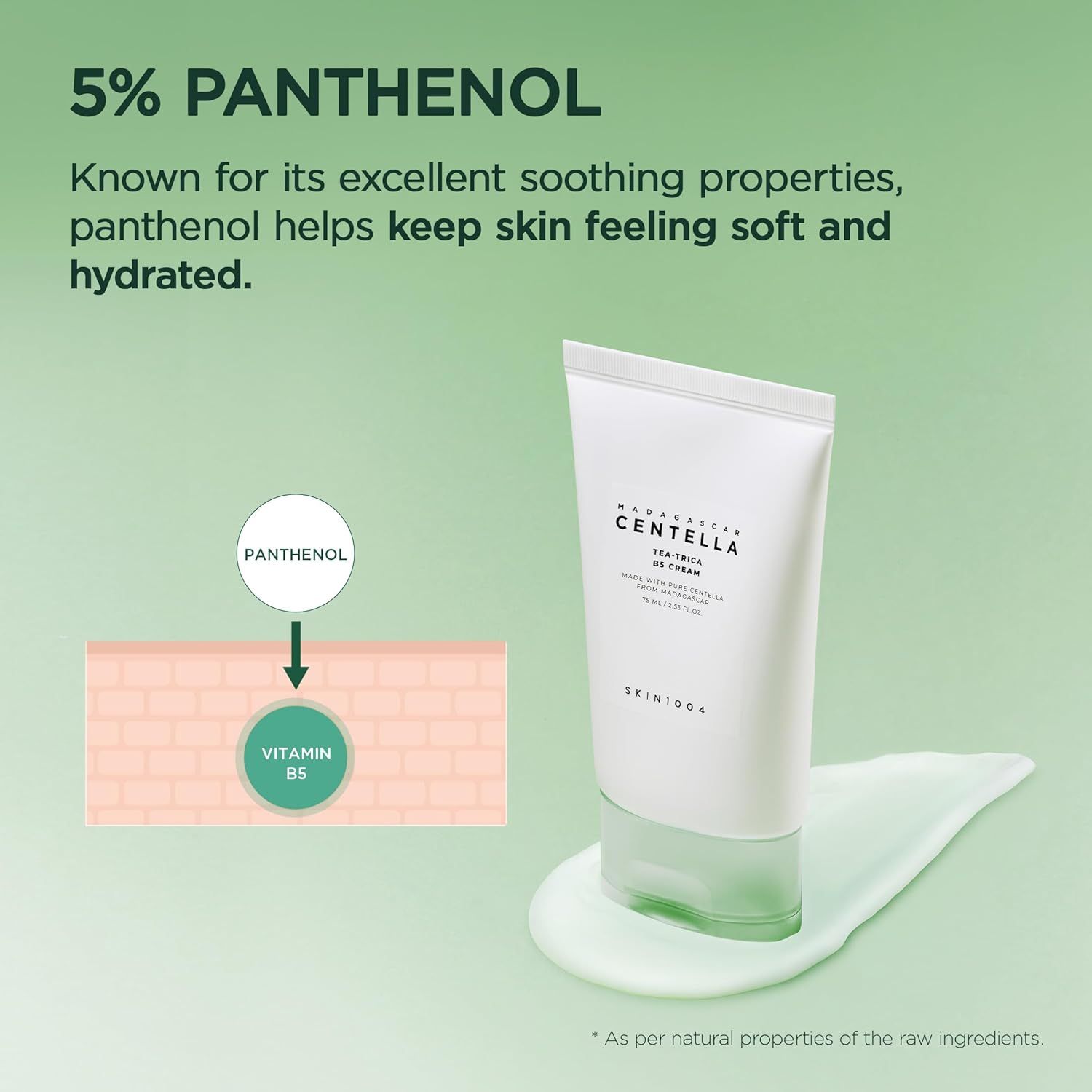 Creme-Tube mit grüner Kappe. Text: Tea-Trica B5 Cream, SKIN1004. Auf Creme-Klecks. Panthenol.