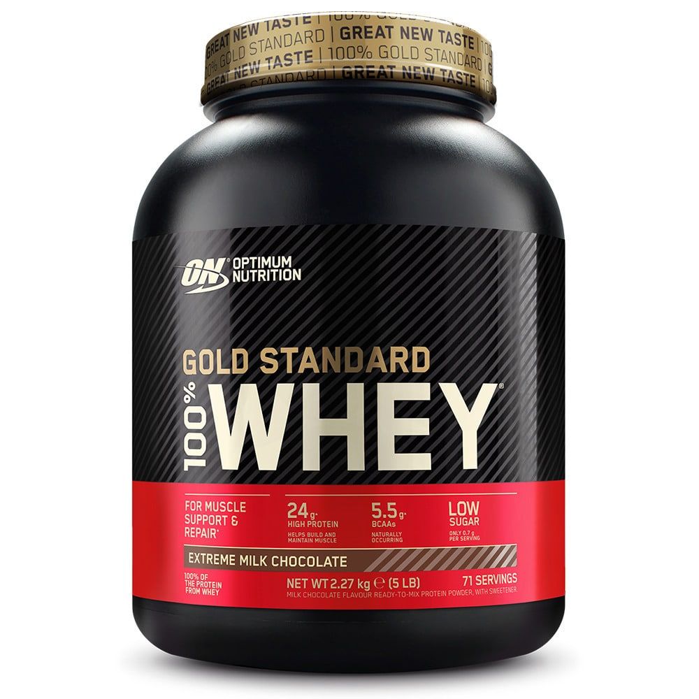 Schwarzer Behälter mit rotem Etikett. Aufschrift: Gold Standard 100% Whey. Geschmack: Extreme Milk Chocolate. 71 Portionen.