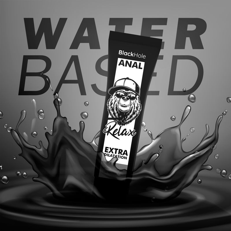Schwarze Tube mit Gel, umgeben von schwarzem Spritzwasser. Aufschrift: Black Hole ANAL, Relax, Extra Dilatation. Wasserbasiert.