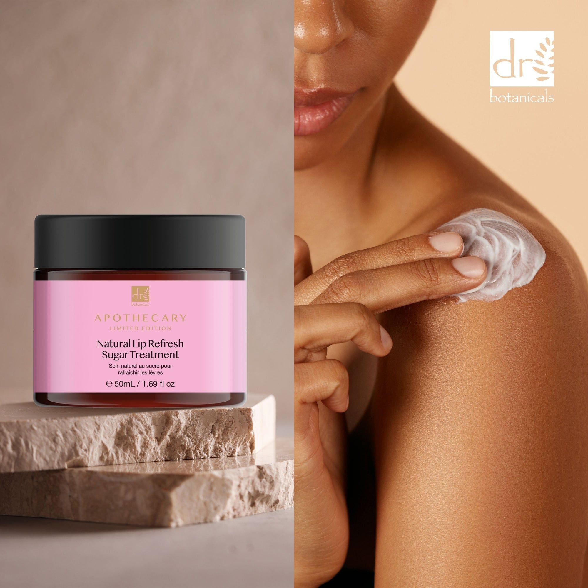 Rosa Glas mit schwarzem Deckel auf Stein. Aufschrift: Natural Lip Refresh Sugar Treatment. Apothecary Limited Edition. Person trägt Produkt auf Schulter auf.