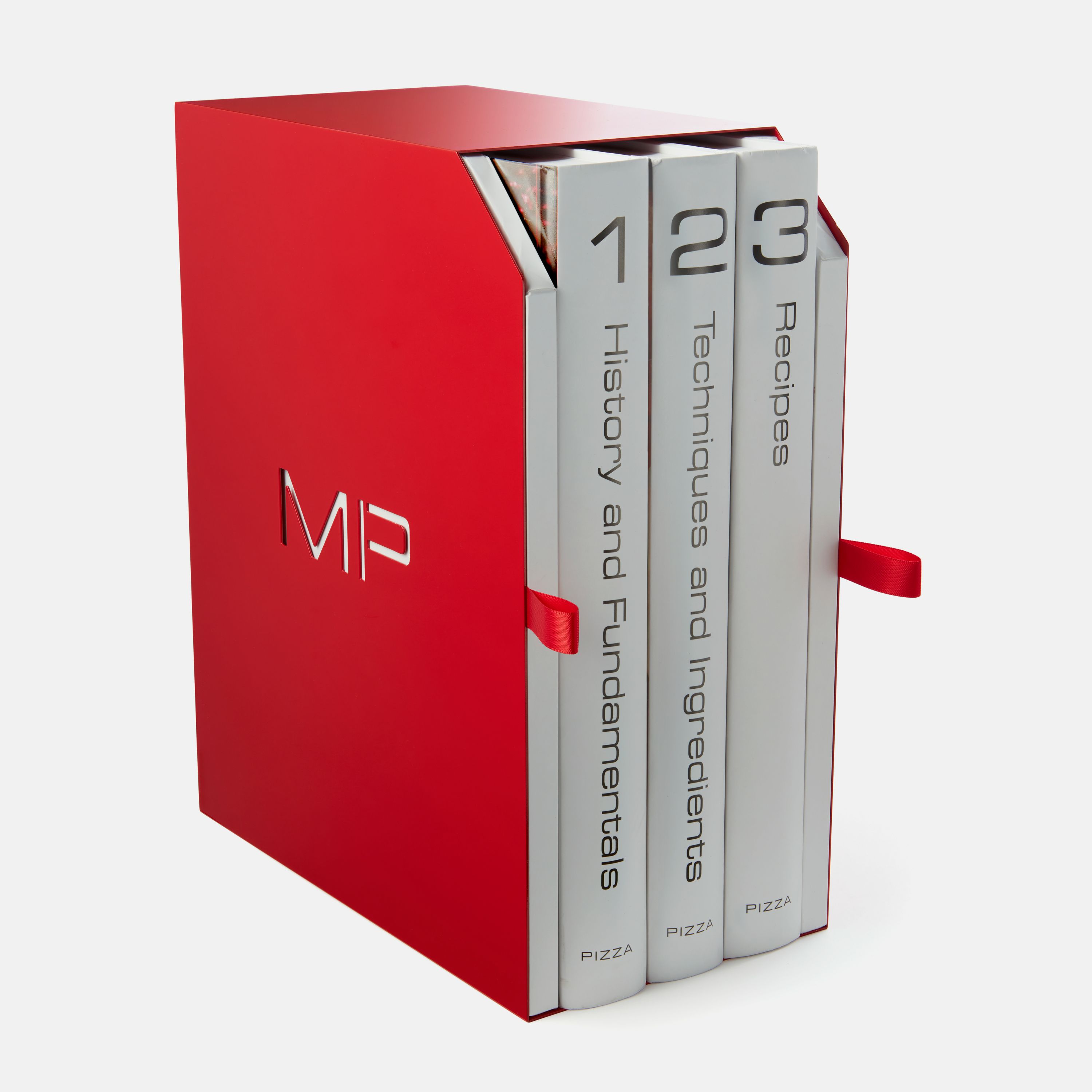 Roter Schuber mit drei Büchern. Titel: Geschichte und Grundlagen, Techniken und Zutaten, Rezepte. MP-Logo.