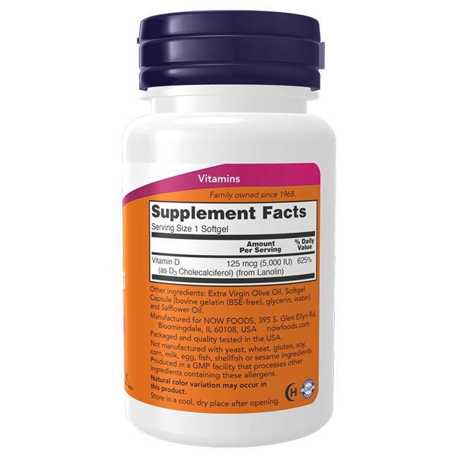 Weiße Flasche mit lila Deckel. Etikett mit Text: Supplement Facts, Vitamin D, 125 mcg (5.000 IE).