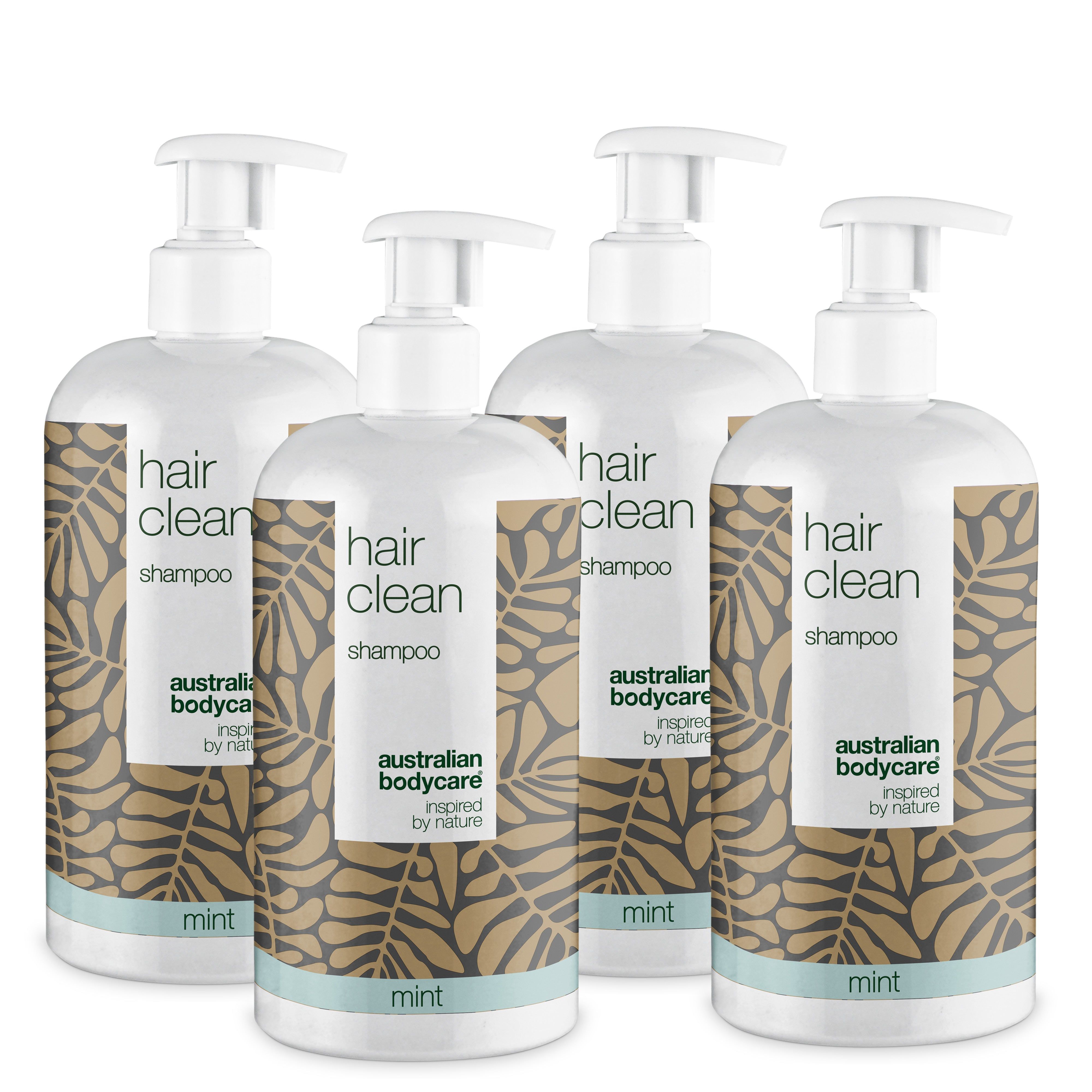 Vier Flaschen Shampoo mit Pumpverschluss. Aufschrift: Hair Clean, australian bodycare, mint.