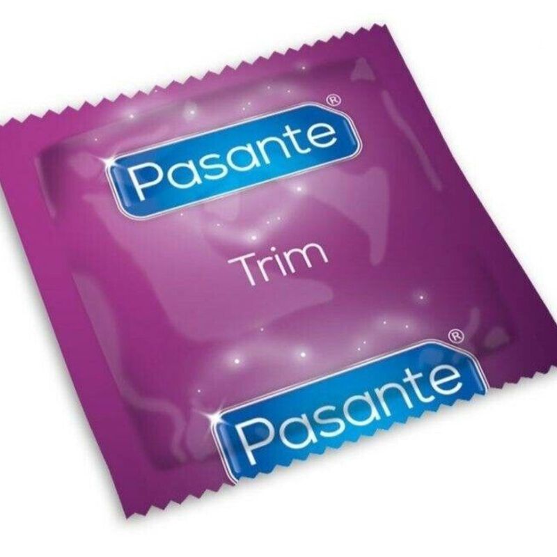 Violette Verpackung mit Pasante und Trim-Logo. Glänzender Hintergrund.