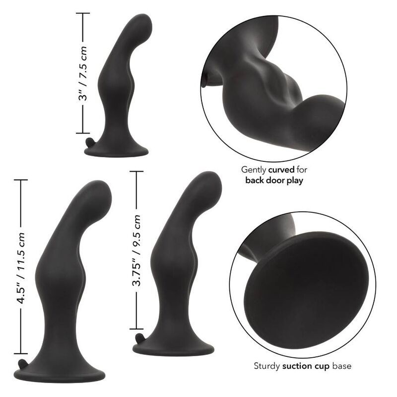 Drei schwarze Anal-Stöpsel mit Größenangaben. Detailansichten zeigen die Form und die Saugfußbasis.