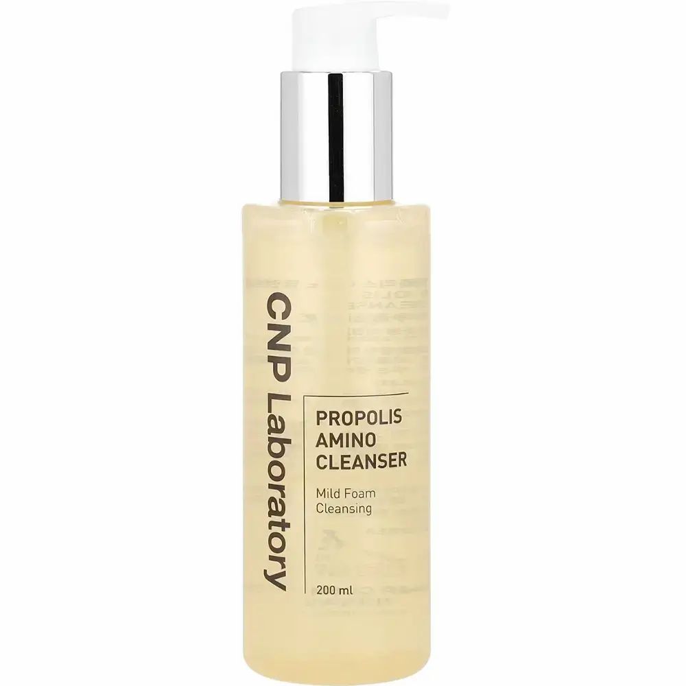 Gelbe Flasche mit Pumpe. Aufschrift: CNP Laboratory, Propolis Amino Cleanser, Mild Foam Cleansing. 200 ml.