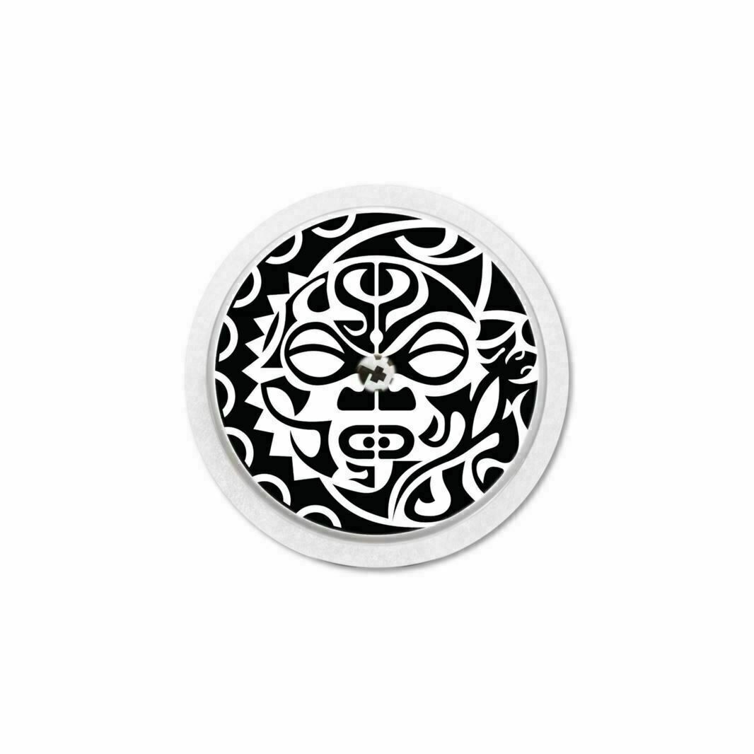 Runder Aufkleber mit Maskenmotiv. Schwarz-weiß. Für Freestyle Libre 1 & 2 Sensor.