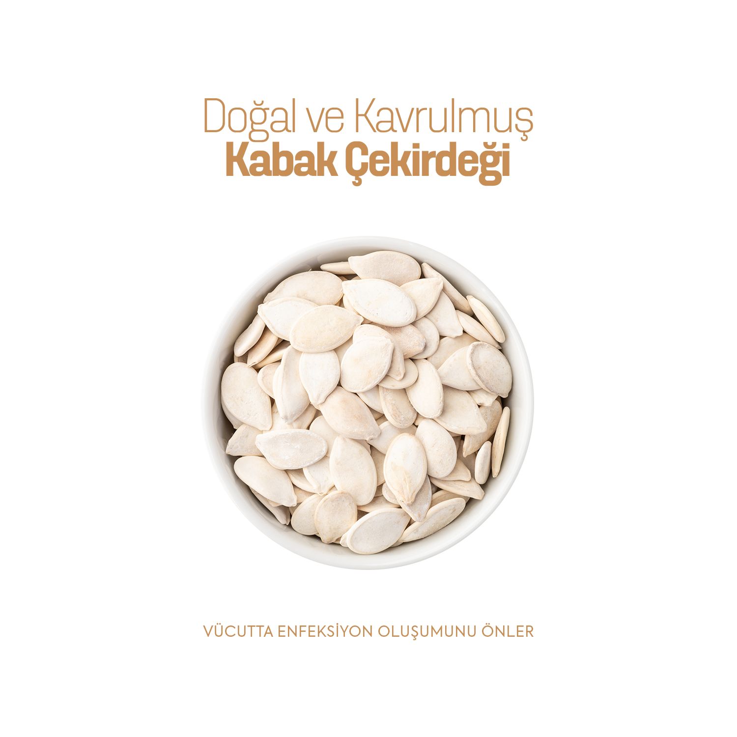 Geröstete Kürbiskerne in einer weißen Schale auf weißem Hintergrund.