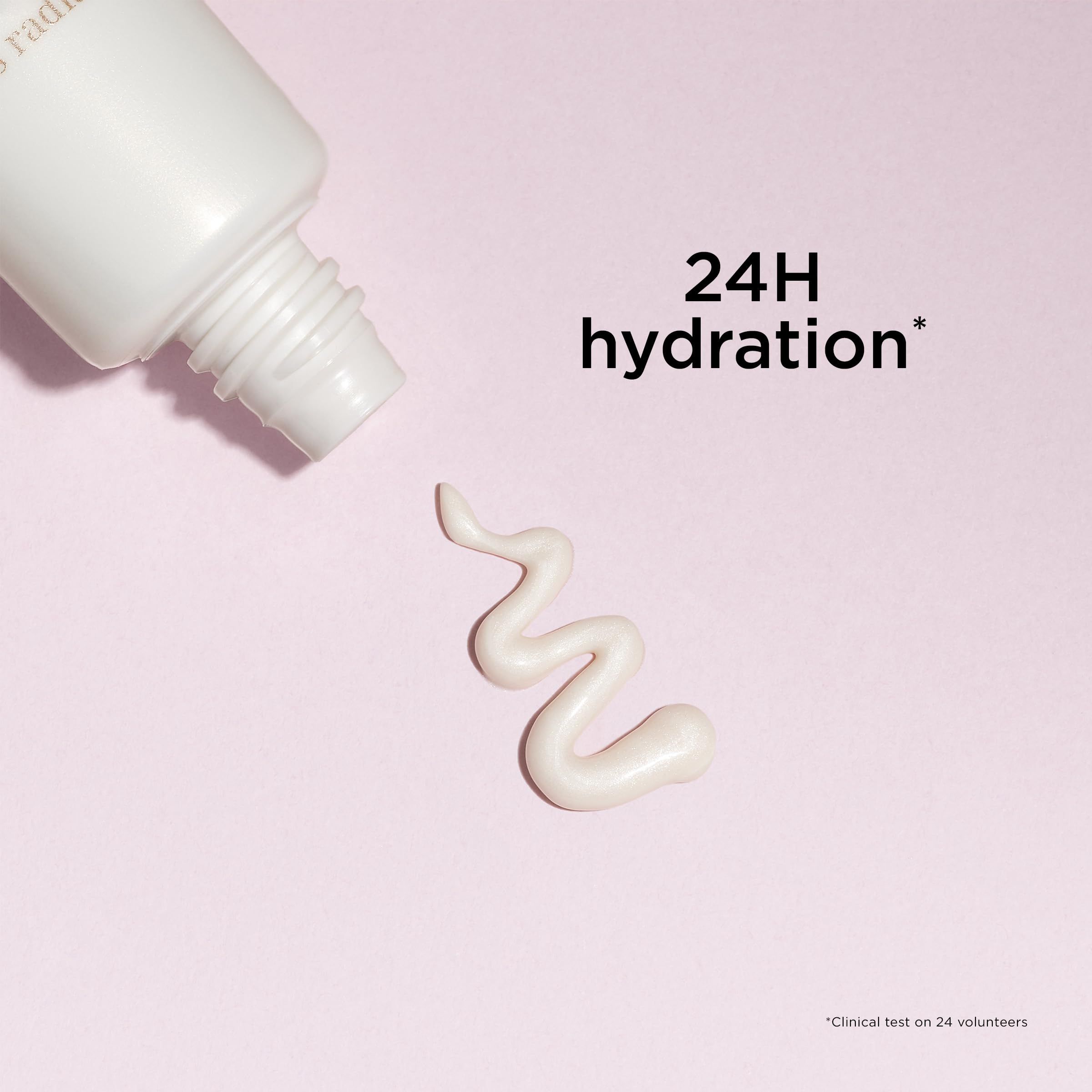 CLARINS SOS Primer auf einer rosa Oberfläche, mit einer Produktprobe.