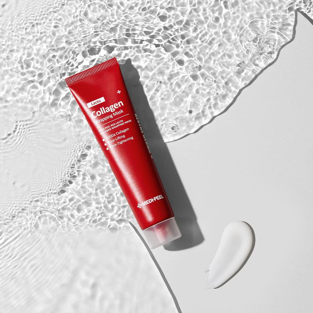 Rote Tube "Lacto Collagen Wrapping Mask" neben Wasserwellen und einer Produktprobe.