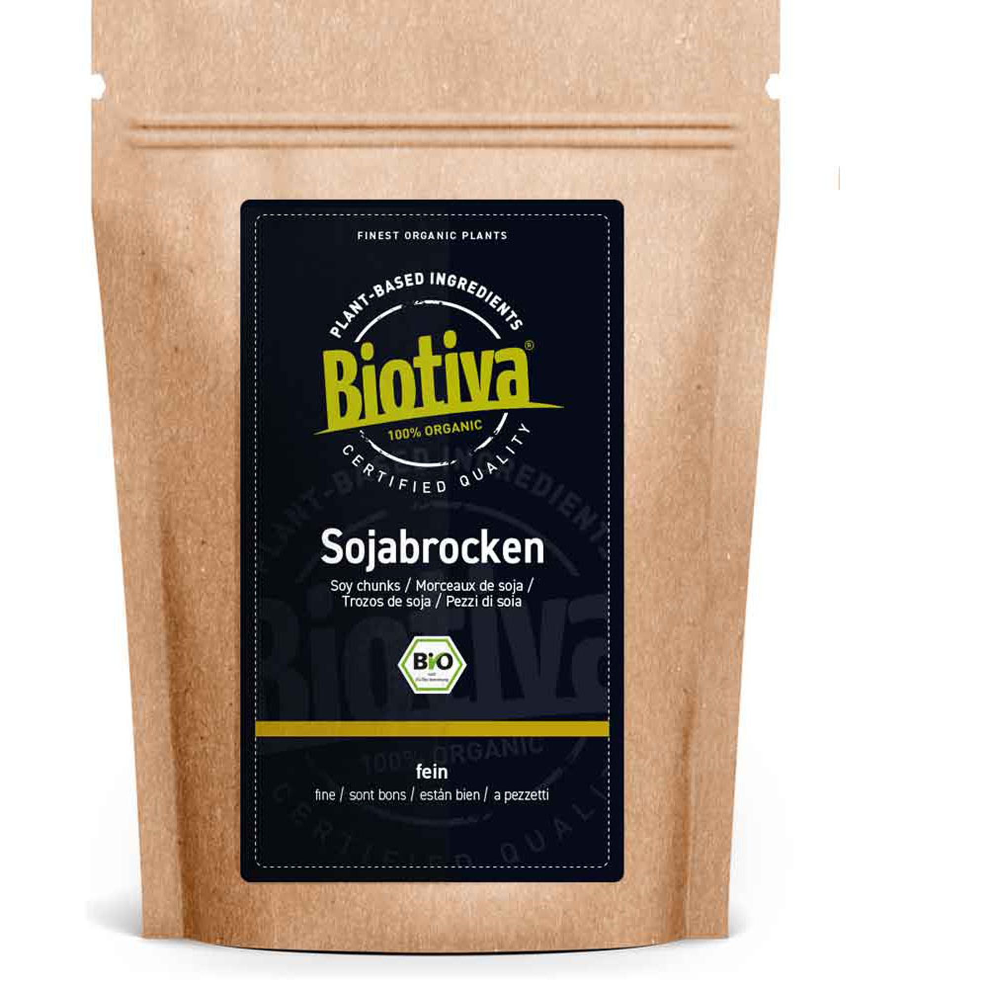 Biotiva Sojabrocken fein Bio in brauner Papiertüte mit schwarzem Etikett.