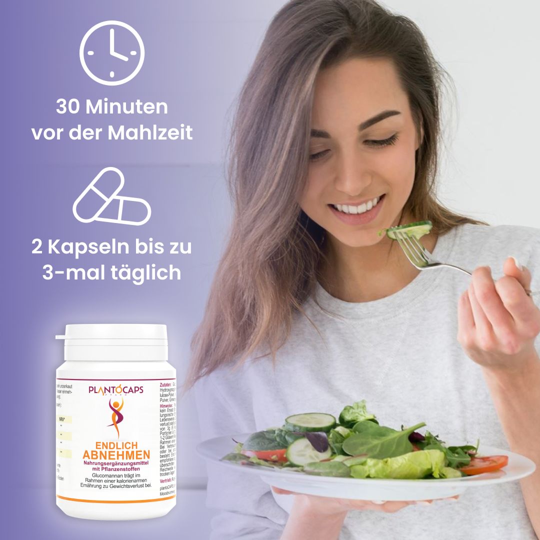 Frau isst Salat. Auf dem Tisch: Flasche mit plantoCAPS, ENDLICH ABNEHMEN. Text: 2 Kapseln bis zu 3-mal täglich, 30 Minuten vor Mahlzeit.
