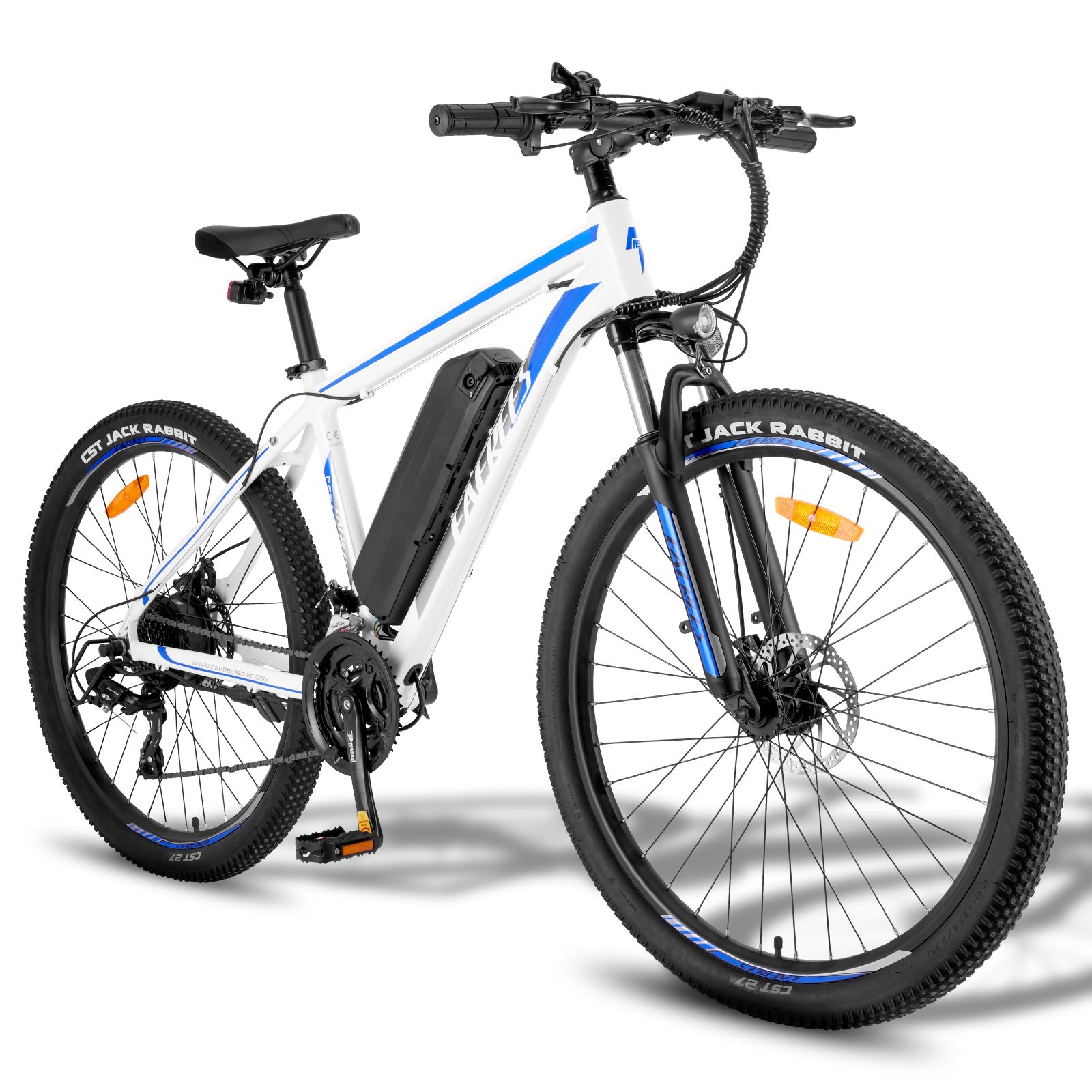 Weißes E-Mountainbike mit blauen Akzenten. Schwarze Reifen, Sattel und Lenker. Aufschrift "JACK RABBIT".