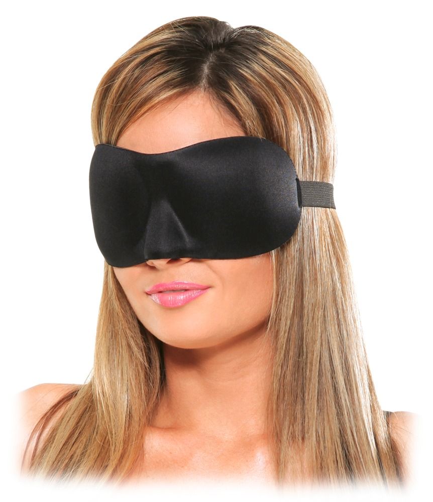 Schwarze Augenmaske auf einer Frau. Elastisches Band. Weiches Material. Geformt für die Augenpartie.