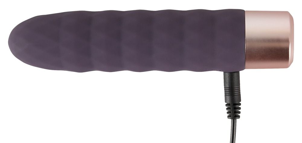 Lila Vibrator Elegant Series Diamond Vibe mit Rillenstruktur und goldenem Sockel, Seitenansicht.