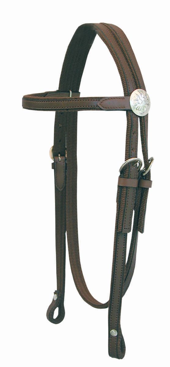 Brauner Westernzaum mit silberfarbenen Beschlägen. Leder und Stoff kombiniert. Detailansicht.