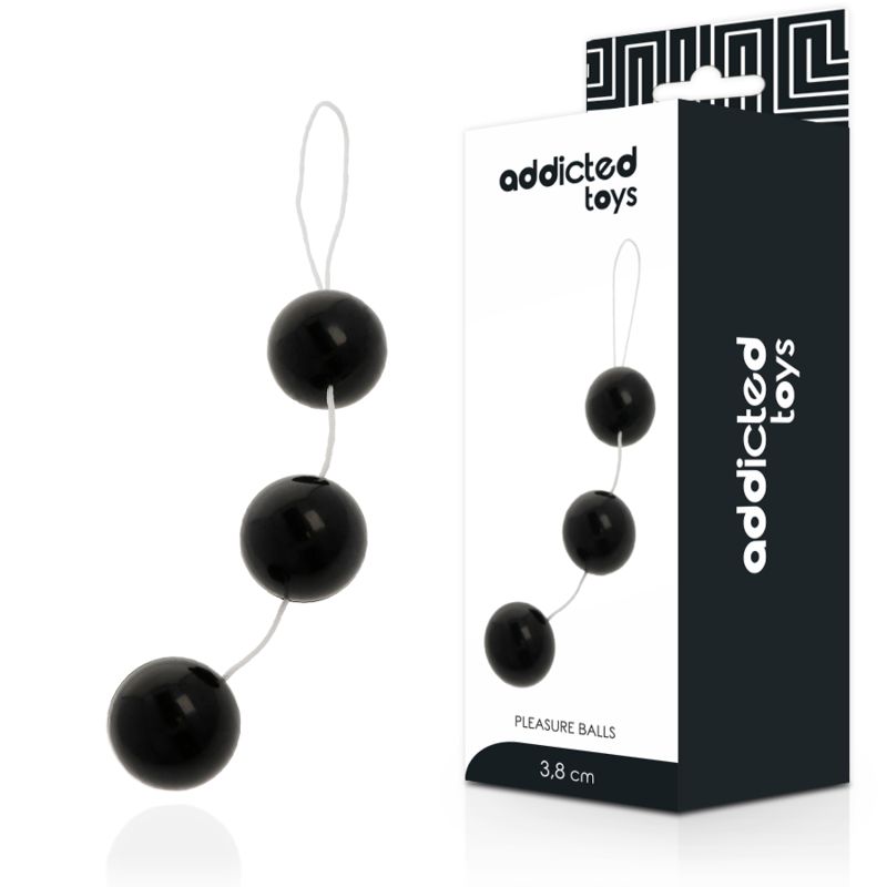 Produkt und Verpackung. Drei schwarze Kugeln an einer Schnur. Verpackung mit "addicted toys" und "PLEASURE BALLS 3,8 cm".