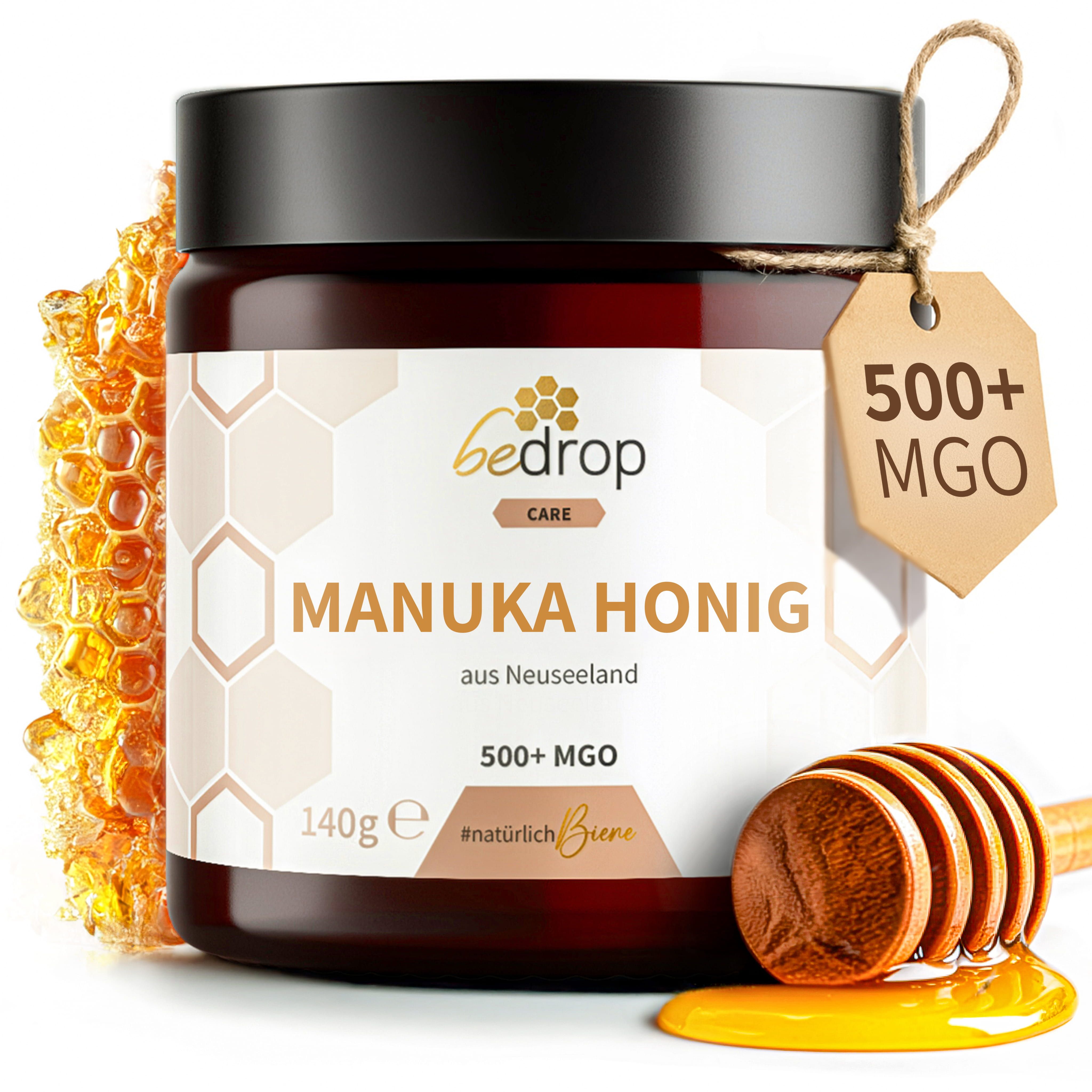 Glas Manuka Honig mit Etikett und Anhänger. Honigwabe und Löffel. Zertifizierung.